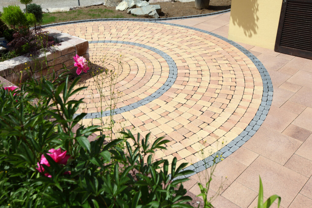 aménagement cour enrobée 