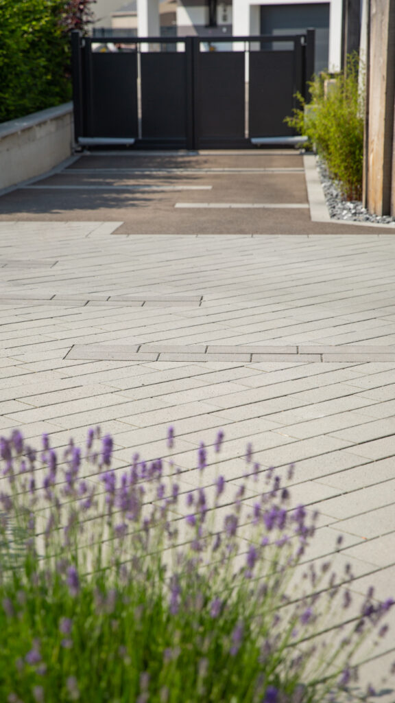 amenagement entree cour enrobe paves escalier granit - Starter Créa - Créateur d'extérieur