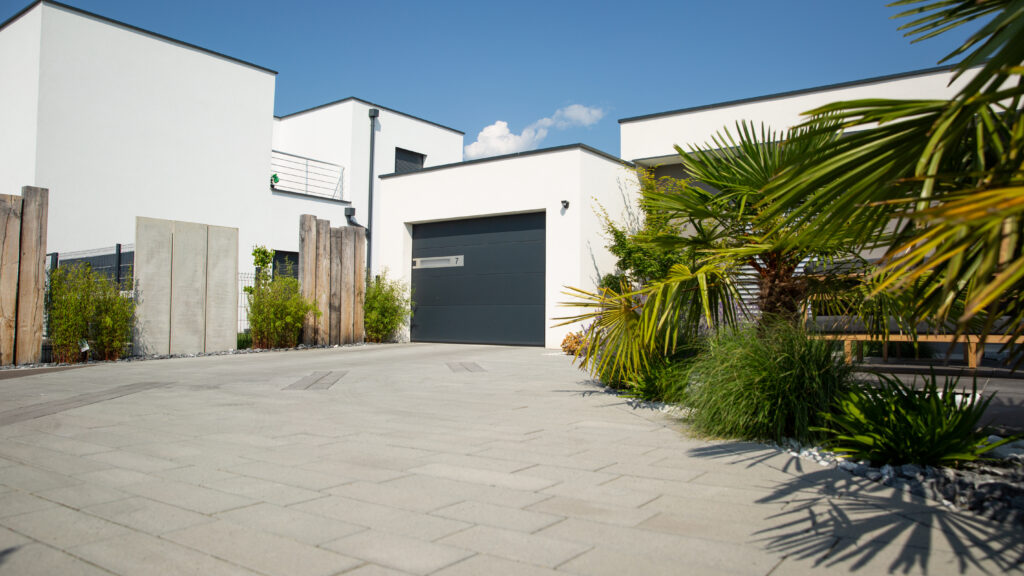 amenagement entree cour enrobe paves escalier granit - Starter Créa - Créateur d'extérieur